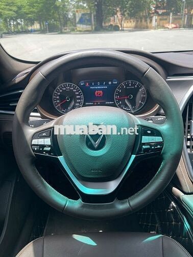 VinFast Lux A2.0 2021 chạy có hơn 2 vạn km MỚI LẮM