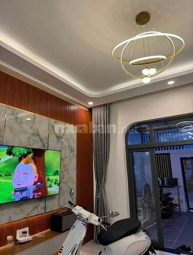 Giá siêu tốt! Nhà đẹp DT 60m2 Hoàng Hoa Thám – Hẻm xe hơi, gần sân bay