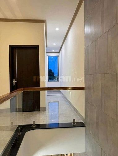 Giá siêu tốt! Nhà đẹp DT 60m2 Hoàng Hoa Thám – Hẻm xe hơi, gần sân bay