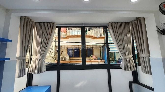 Bán nhà đường Hồ Thị Kỷ, Phường 1, Quận 10, khu chợ đêm, DT 4x5,5m, 