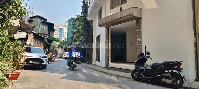 Bán nhà 4 tầng, góc, ô tô tránh vừa ở và kinh doanh 3 tỷ 590tr