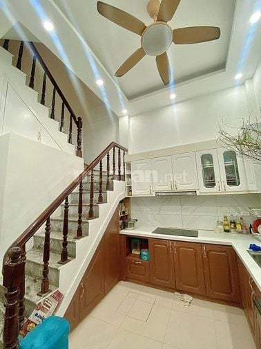 Nhà Kim Ngưu,HBT, nhà 4T chắc chắn, dân xây, mt rộng, ngõ thoáng,6.96 