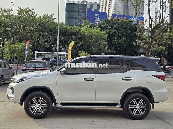 Toyota Fortuner 2022 2.4 4x2 AT - Dầu Tự Động