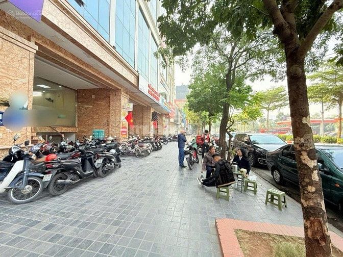 siêu phẩm mặt phố víp cầu giấy -thiết kế hiện đại -8 tầng 1 hầm