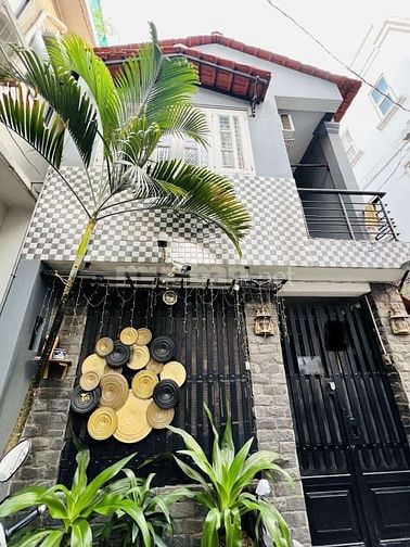 Nhà Trần Văn Đang Q3, nhà 2 tầng, ngang 4,3 nở hậu 5,1 dài 11, SHR,HXH