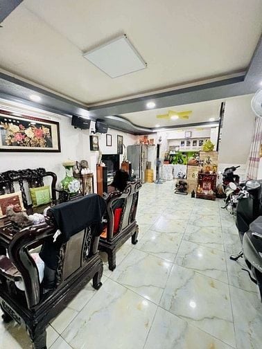 Nhà Trần Văn Đang Q3, nhà 2 tầng, ngang 4,3 nở hậu 5,1 dài 11, SHR,HXH