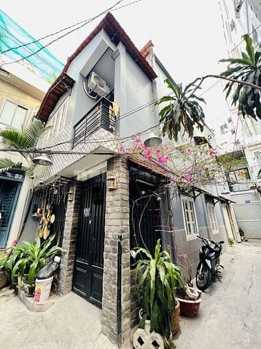 Nhà Trần Văn Đang Q3, nhà 2 tầng, ngang 4,3 nở hậu 5,1 dài 11, SHR,HXH