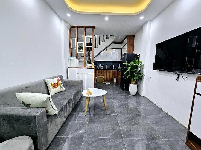 Bán nhà 5 tầng, 3 ngủ giá hơn 4 tỷ