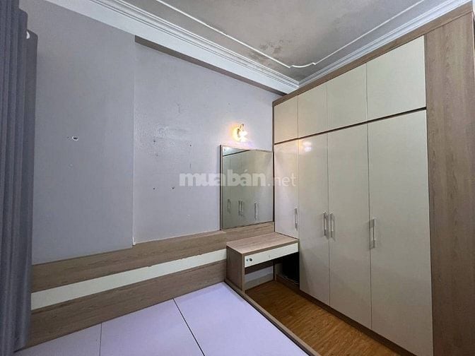 Bán gấp nhà Phố Cầu Giấy, 40m2, 5 tầng dân xây kiên cố, ô tô đỗ cửa, g