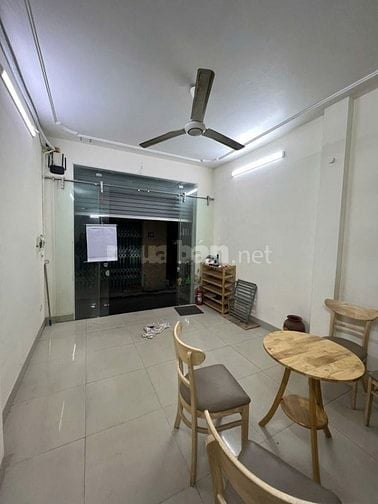 Bán gấp nhà Phố Cầu Giấy, 40m2, 5 tầng dân xây kiên cố, ô tô đỗ cửa, g