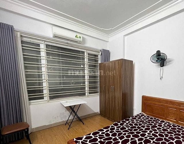 Bán gấp nhà Phố Cầu Giấy, 40m2, 5 tầng dân xây kiên cố, ô tô đỗ cửa, g