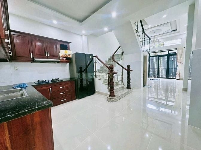 Nhà phố hẻm 4m trệt 3 lầu hướng tây bắc.6 tỷ 3