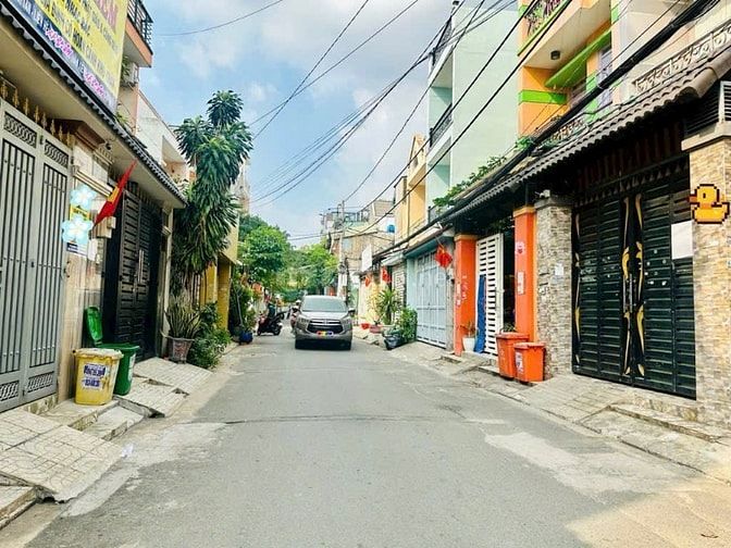 3 TẦNG KIÊN CỐ - HẺM XE TẢI THÔNG - VUÔNG VỨC - NGAY NGÃ TƯ 4 XÃ 