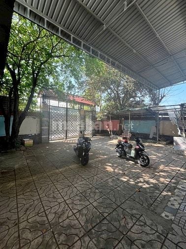 Cần Cho Thuê Biệt Thự 7 phòng làm cty, chỗ ở + 2 kho xưởng lớn để hàng