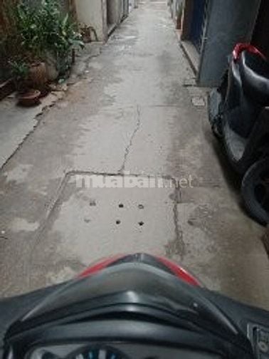 Bán gấp nhà 5 tầng ngõ 68 Nguyên Văn Linh,  Long Biên, nhỉnh 4,x tỷ (T