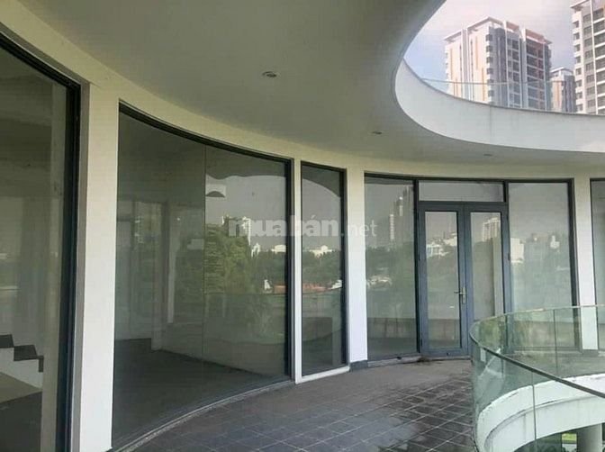 Bán biệt thự Lucasta Khang Điền, căn bờ sông, 798m2, 3 tầng, nhà thô