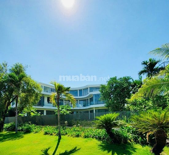 Bán biệt thự Lucasta Khang Điền, căn bờ sông, 798m2, 3 tầng, nhà thô