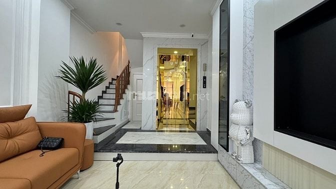Vị Trí Đẹp - Ngõ Thông Rộng - Vài Bước Ra Ô Tô - Thang Máy - Nhà Mới 