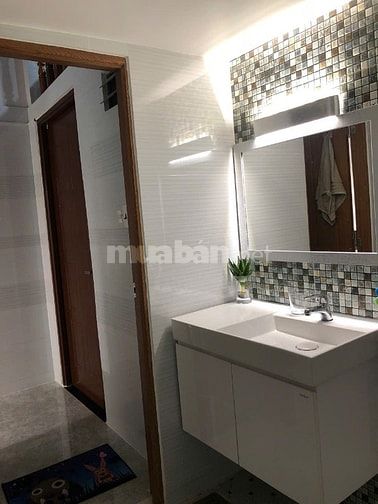 Tầng trệt Chung cư Trần Hưng Đạo P7 Q5 3PN , SHR 105,99m2 hỗ trợ NH