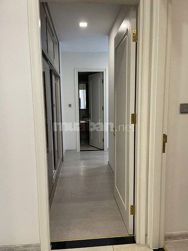 Bán căn hộ 2 phòng ngủ Vinhomes Bason giá 10.3tỷ đủ nội thất