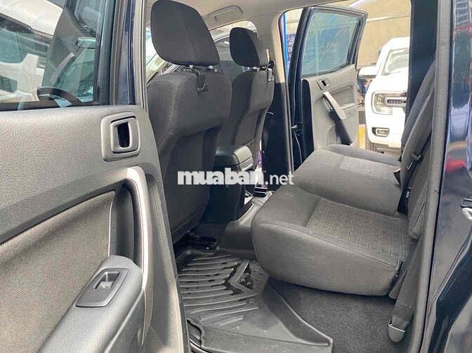 Hãng Ford bán Ranger 2021 XLS AT nhập Thái siu lướ