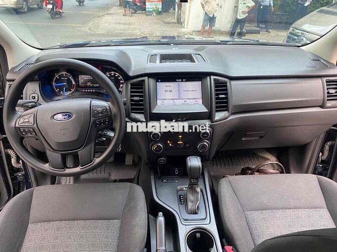 Hãng Ford bán Ranger 2021 XLS AT nhập Thái siu lướ
