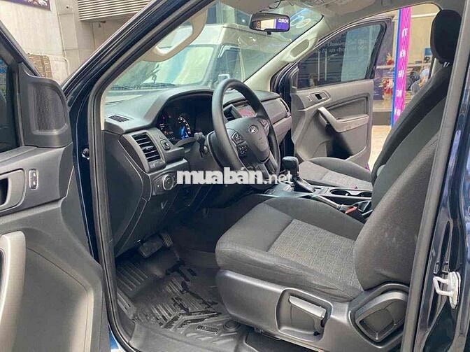 Hãng Ford bán Ranger 2021 XLS AT nhập Thái siu lướ