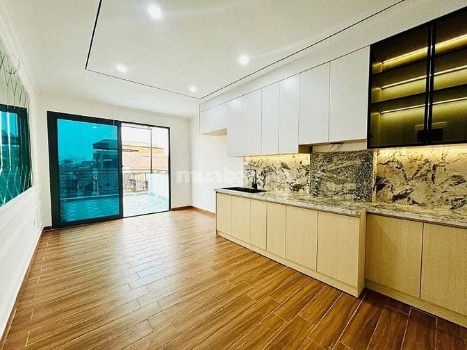 BÁN NHÀ TRUNG TÂM BA ĐÌNH 39M2 THANG MÁY GIÁ9.5TỶ