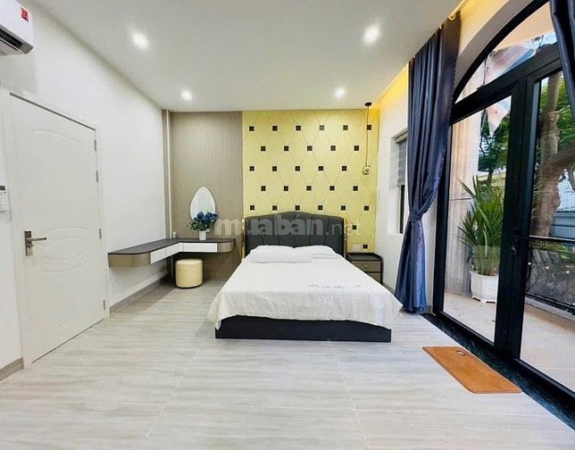 Chú Tám cần về quê gấp bán nhà ngay Nguyễn Thái Bình, Tân Bình
