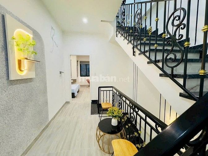 Chú Tám cần về quê gấp bán nhà ngay Nguyễn Thái Bình, Tân Bình
