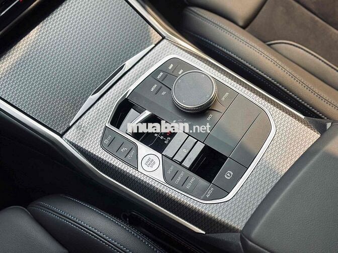 BMW 3 Series 2023 330i M Sport - 16000 km