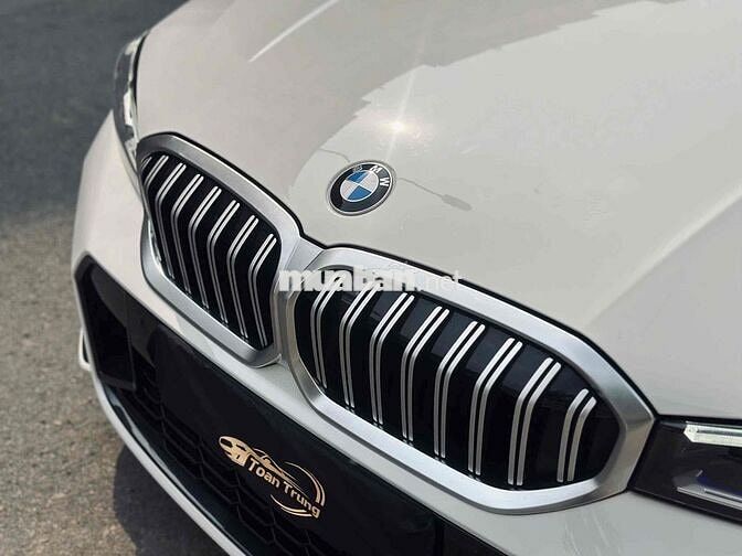 BMW 3 Series 2023 330i M Sport - 16000 km