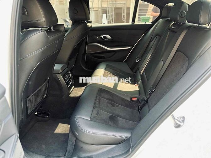 BMW 3 Series 2023 330i M Sport - 16000 km