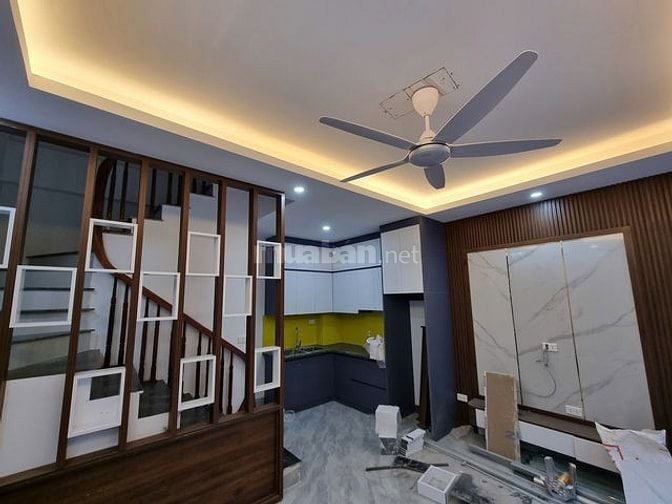 Bán nhà Tân Mai - Hoàng Mai, DT 30M x 5 tầng, ngõ 3 gác, gần phố