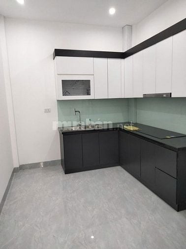Bán nhà Tân Mai - Hoàng Mai, DT 30M x 5 tầng, ngõ 3 gác, gần phố
