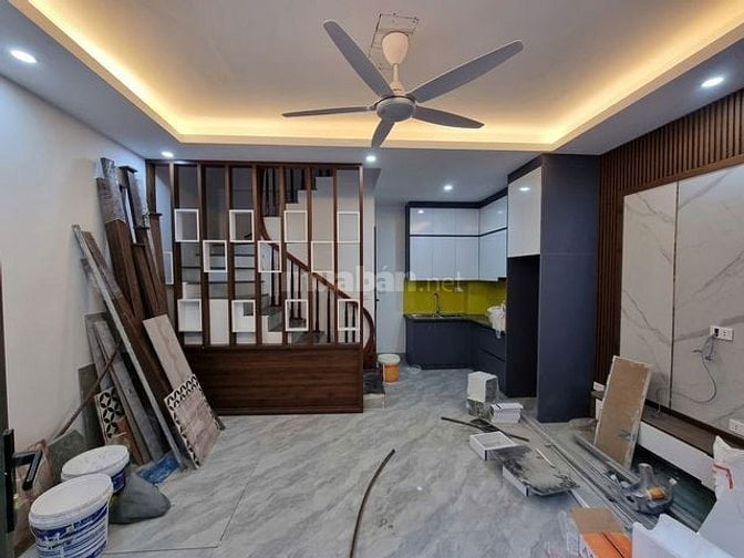 Bán nhà Tân Mai - Hoàng Mai, DT 30M x 5 tầng, ngõ 3 gác, gần phố