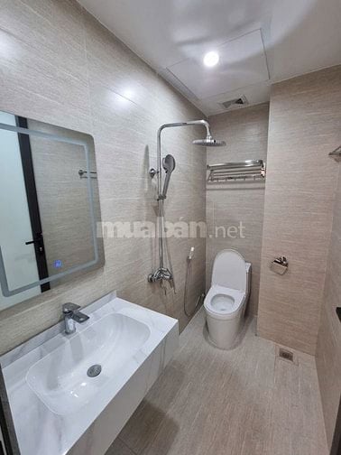 Bán nhà Tân Mai - Hoàng Mai, DT 30M x 5 tầng, ngõ 3 gác, gần phố