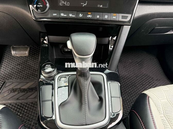 Kia Sonet 2022 Luxury 1.5 AT - 52685 km