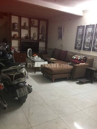 Giao nhà ở ngay, cần bán gấp giá thương lượng 
