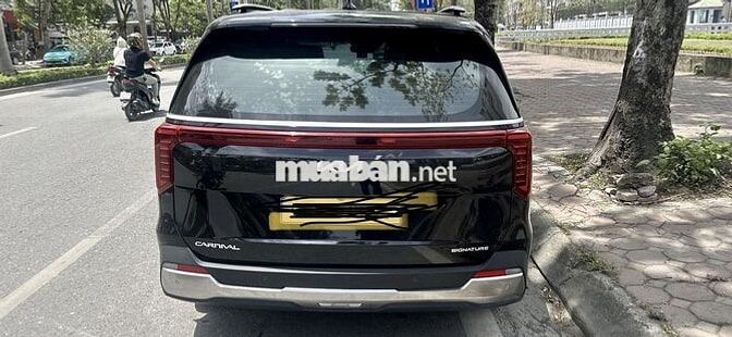 Kia Carnival 2025 Signature 2.2D - 3347 km