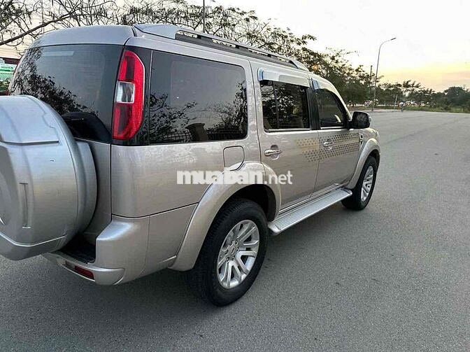 Ford Everest 2014 2.5L 4x2 MT - 112000 km