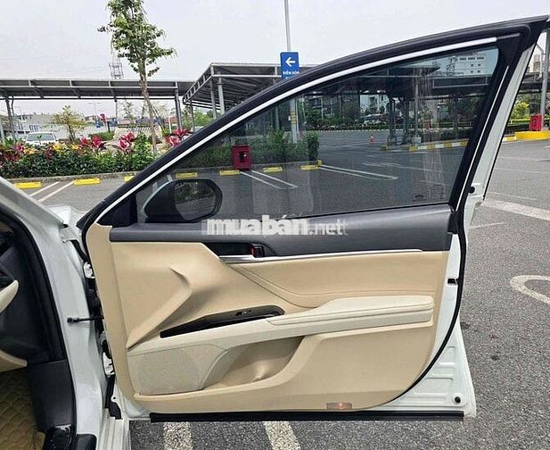 Toyota Camry 2019 2.5Q - 48000 km