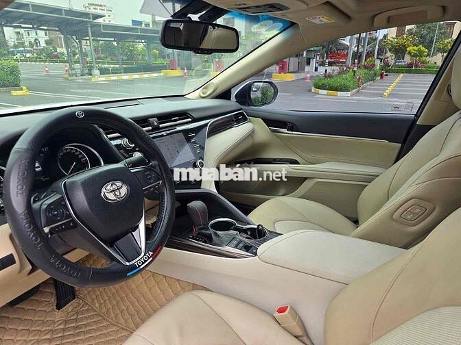 Toyota Camry 2019 2.5Q - 48000 km