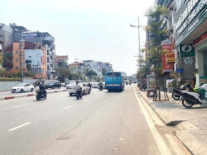 Bán nhà mặt phố Nghi Tàm, vị trí siêu đỉnh, 72m, 5 tầng, 50,4 tỷ