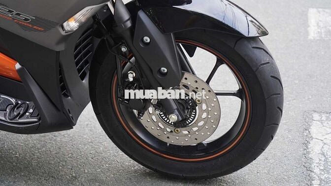 Yamaha NVX 155 ABS Smartkey - Xám Đen Cam