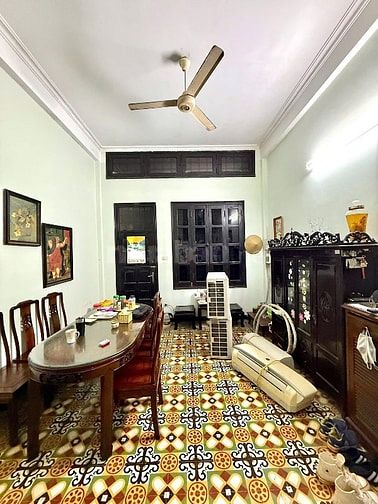 Nhà Láng 2 mặt ngõ, ô tô vòng quanh, gần Nhà Ga Cầu Giấy, chất