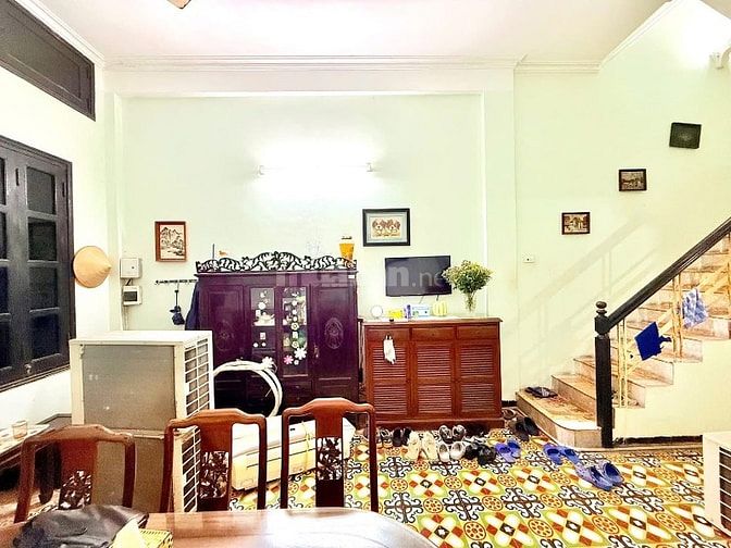 Nhà Láng 2 mặt ngõ, ô tô vòng quanh, gần Nhà Ga Cầu Giấy, chất