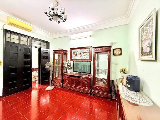 Nhà Láng 2 mặt ngõ, ô tô vòng quanh, gần Nhà Ga Cầu Giấy, chất
