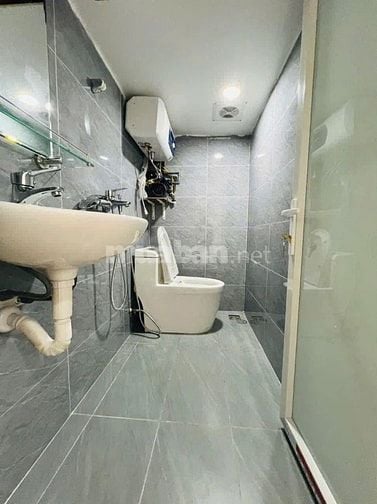 Bán căn hộ tập thể Láng Hạ, tầng 3, 80m2, 3 ngủ 