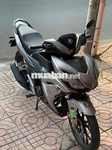 Cần bán xe winner x v3
